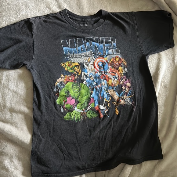 Marvel shirt size medium - Picture 2 of 3
